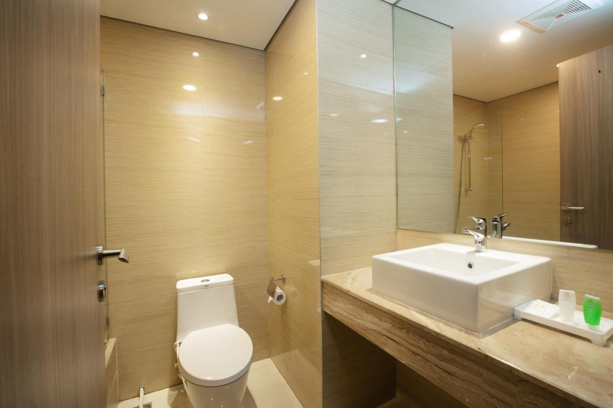 בקאסי Louis Kienne Cikarang Hotel & Service Apartment מראה חיצוני תמונה