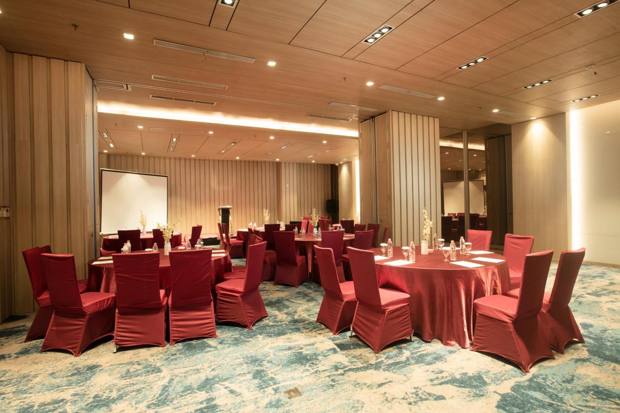 בקאסי Louis Kienne Cikarang Hotel & Service Apartment מראה חיצוני תמונה