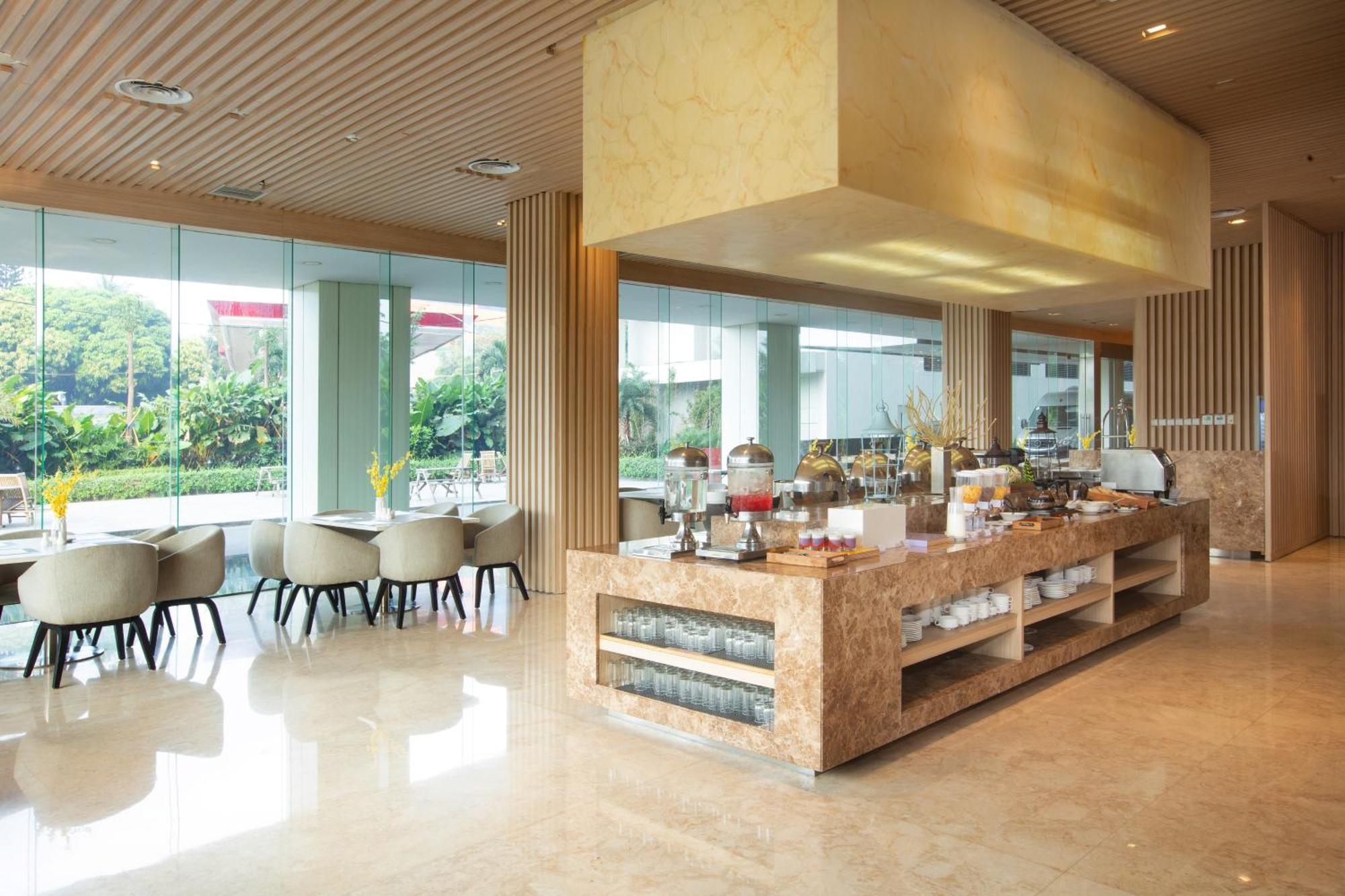 בקאסי Louis Kienne Cikarang Hotel & Service Apartment מראה חיצוני תמונה